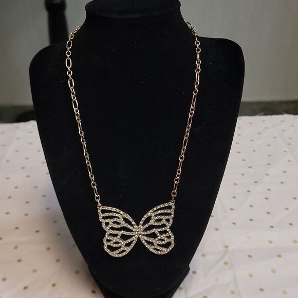 Beautiful Rhinestone Butterfly Statement Necklace - Picture 2 of 7